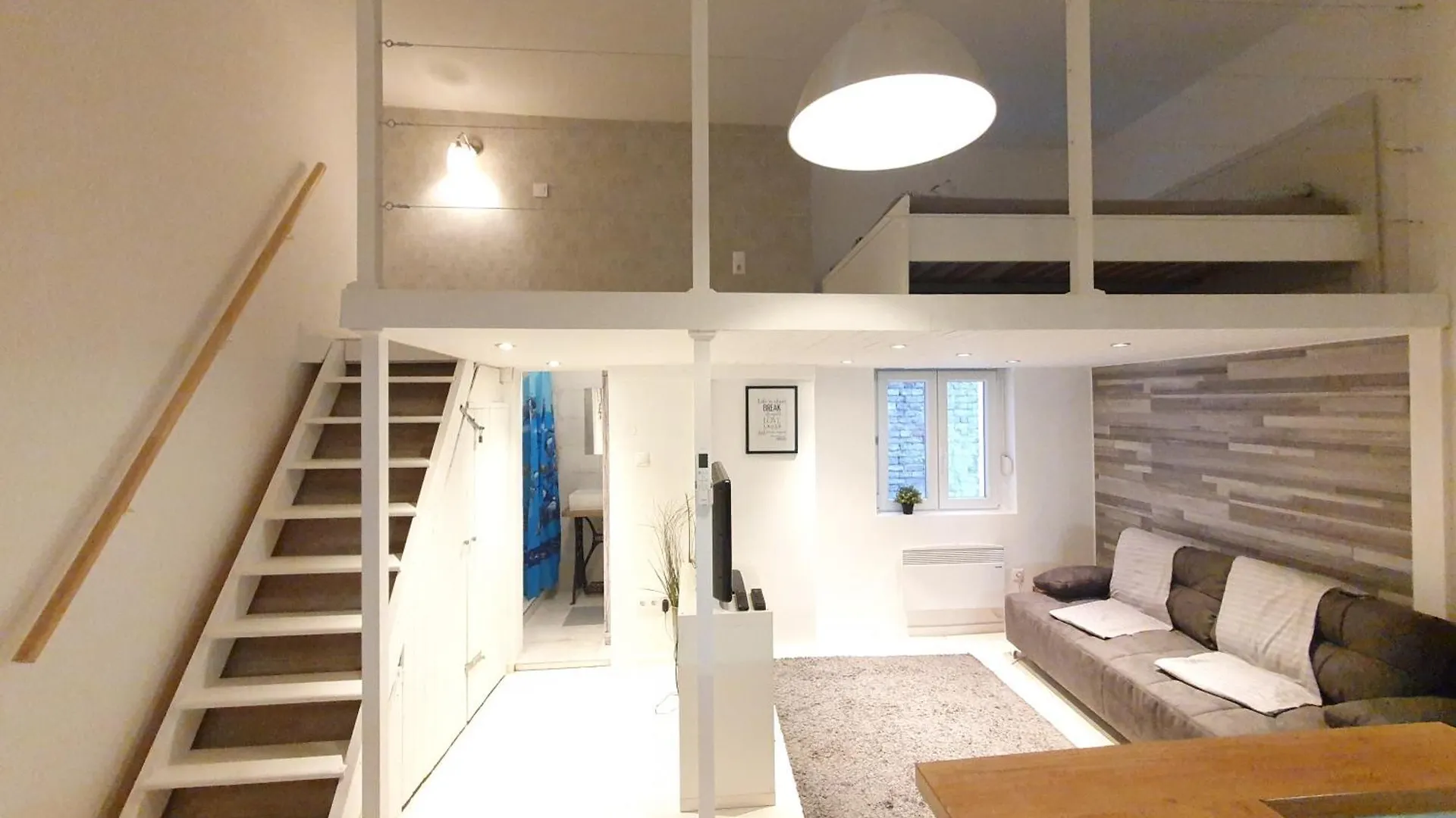Vintage Near Boulevard With Ac After Renovation Budapest
